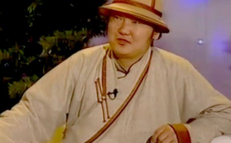 МУГЖ С.Жавхлан улстөрч, бизнесмен эрчүүдийг шүүмжилжээ